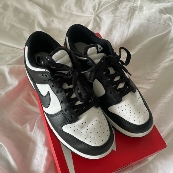 Nike women’s dunk low - Picture 1 of 9